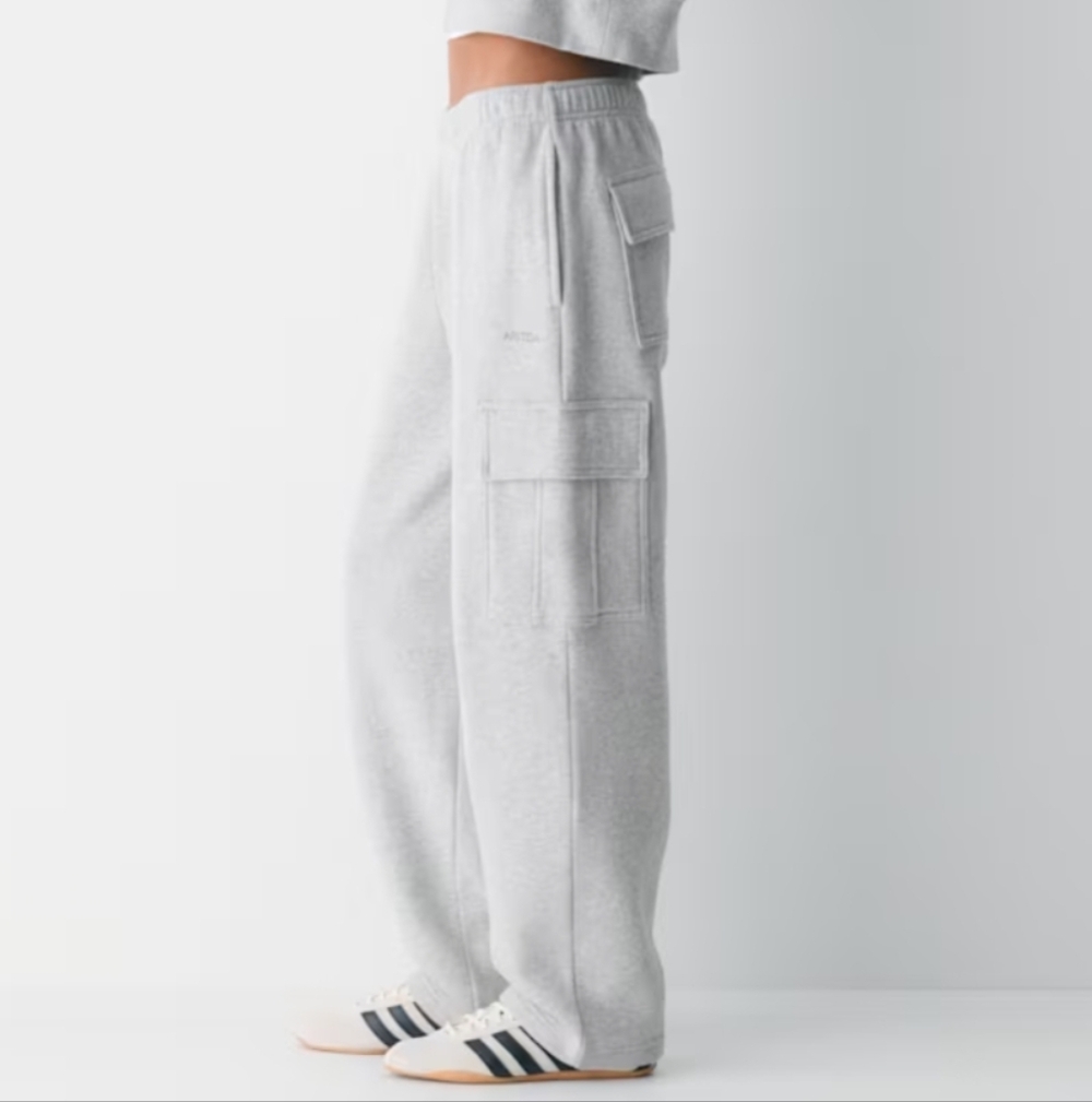 Aritzia Light Gray Women's Cargo Joggers